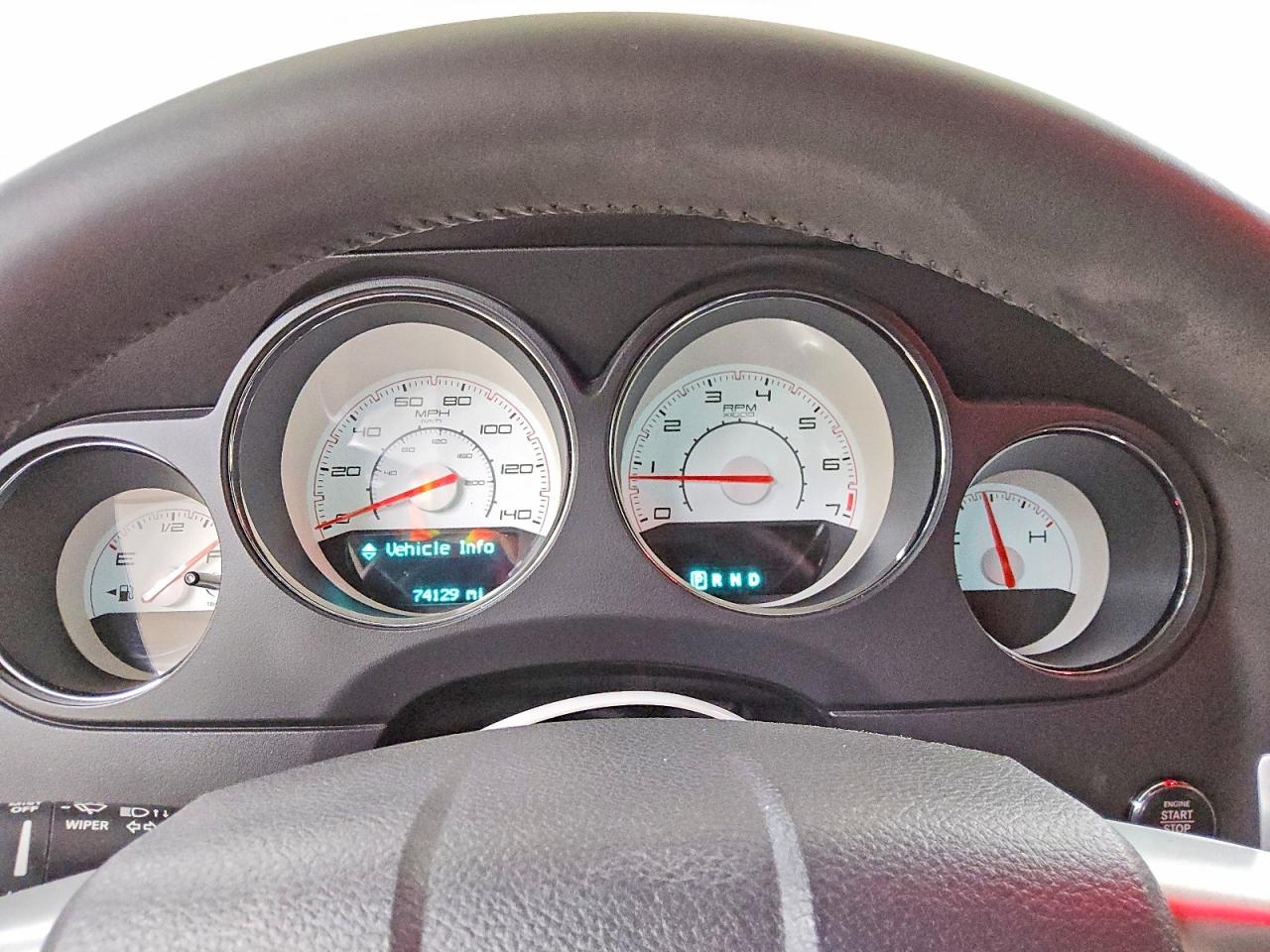 2013 DODGE CHALLENGER SXT photo 9