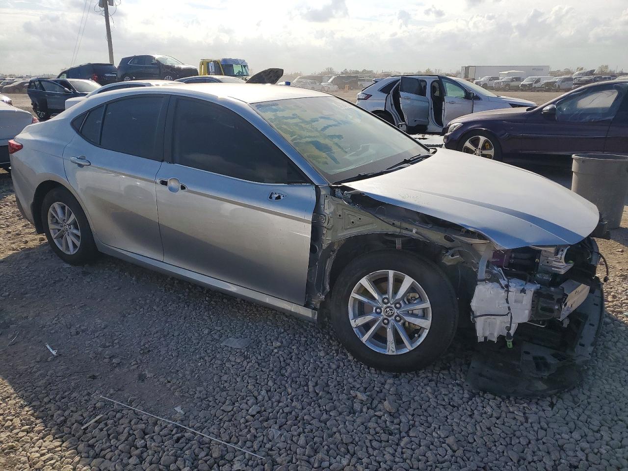2025 TOYOTA CAMRY XSE photo 4