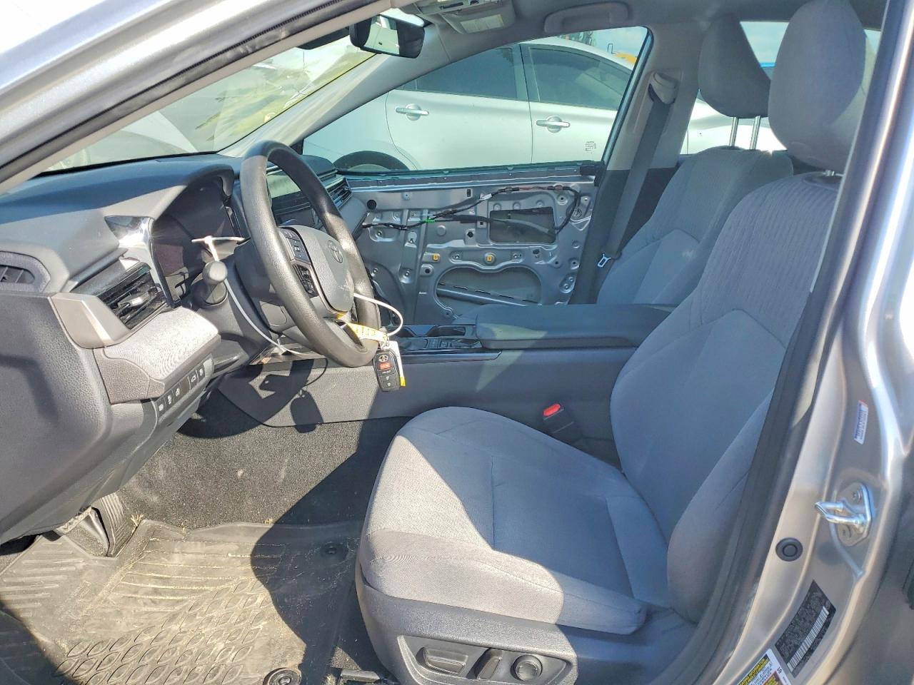 2025 TOYOTA CAMRY XSE photo 7