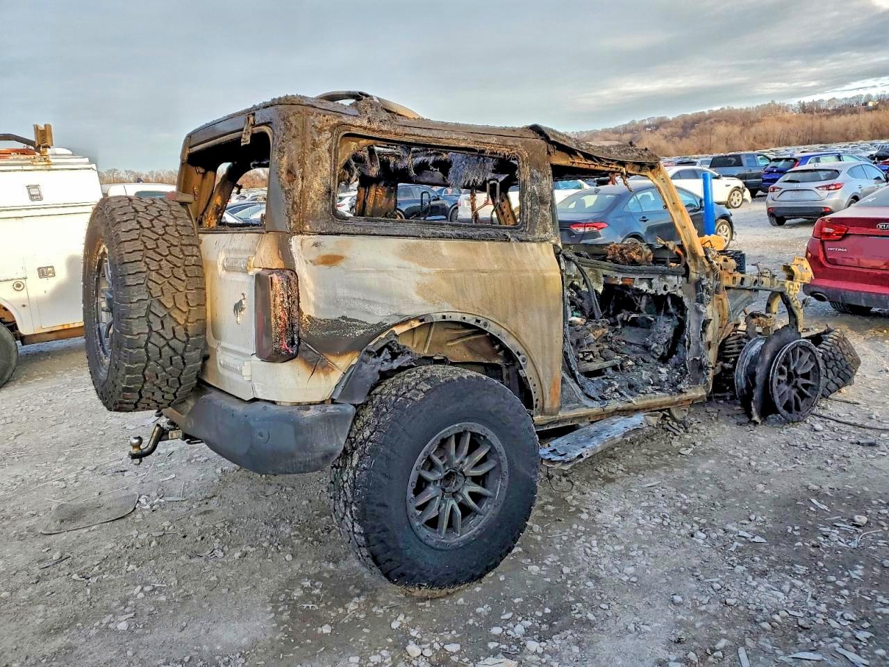 2022 FORD BRONCO BASE photo 3