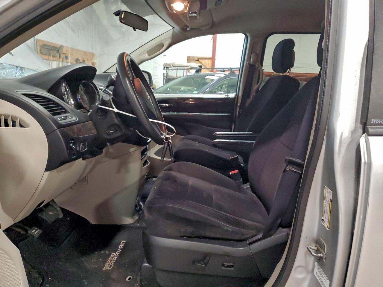 2011 DODGE GRAND CARAVAN MAINSTREET photo 7