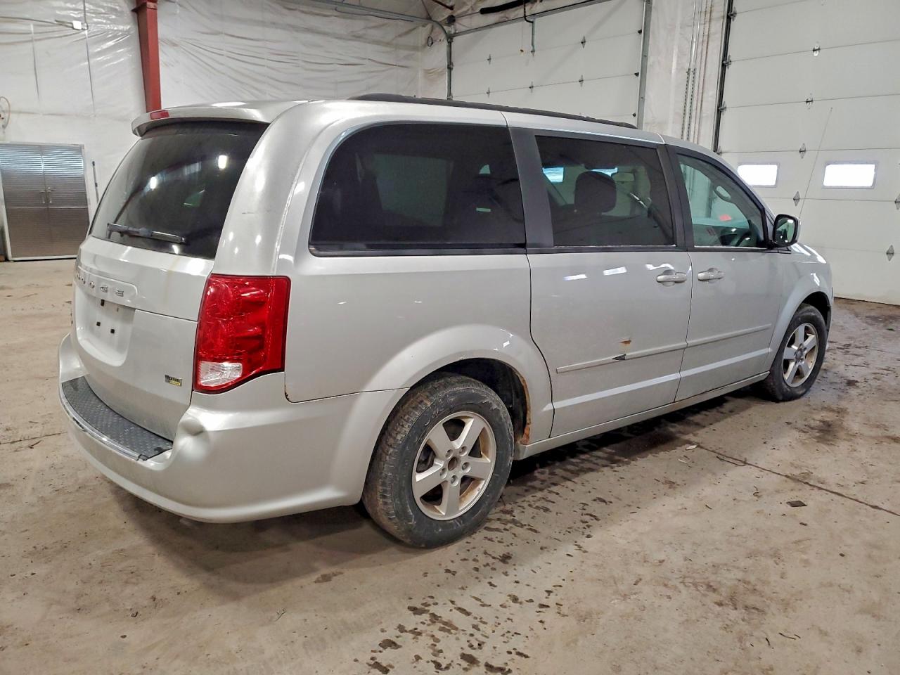 2011 DODGE GRAND CARAVAN MAINSTREET photo 3