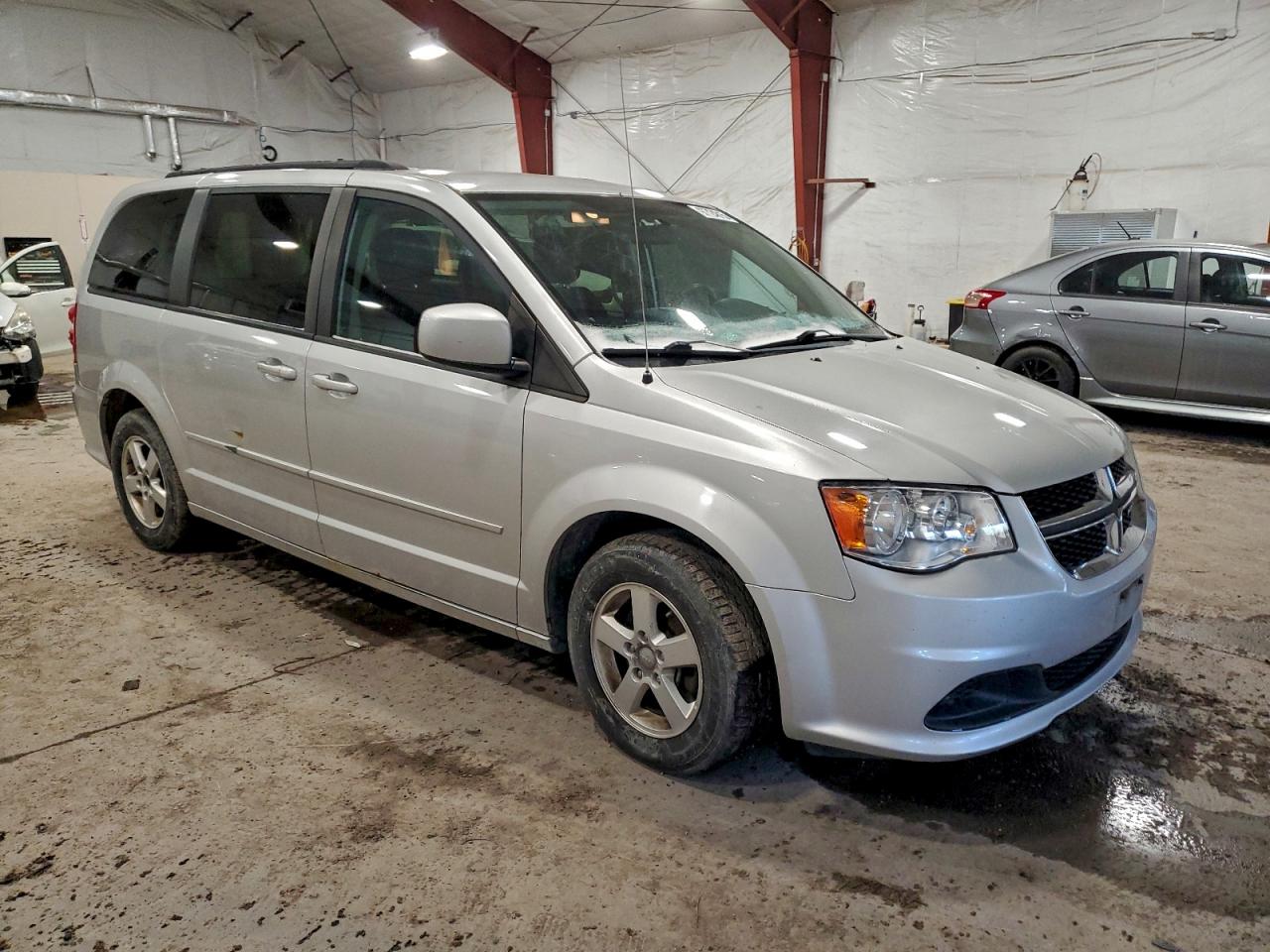 2011 DODGE GRAND CARAVAN MAINSTREET photo 4