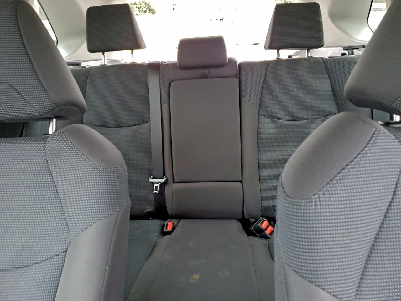 2022 TOYOTA RAV4 LE photo 28