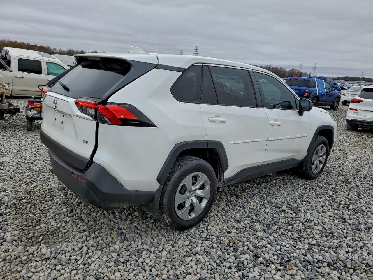2022 TOYOTA RAV4 LE photo 7