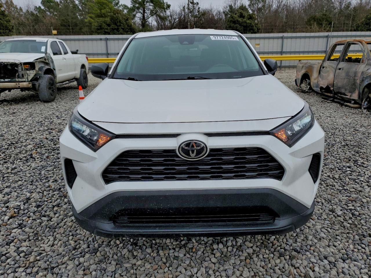 2022 TOYOTA RAV4 LE photo 13