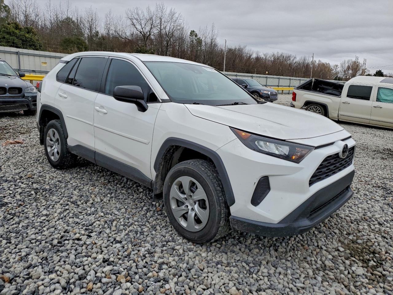 2022 TOYOTA RAV4 LE photo 10
