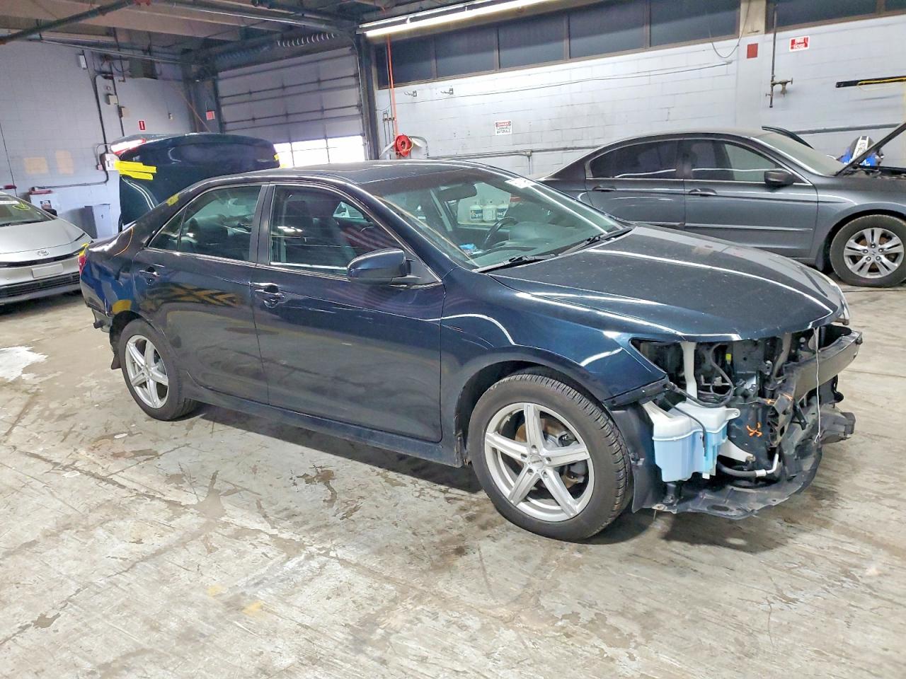 2013 TOYOTA CAMRY L photo 4
