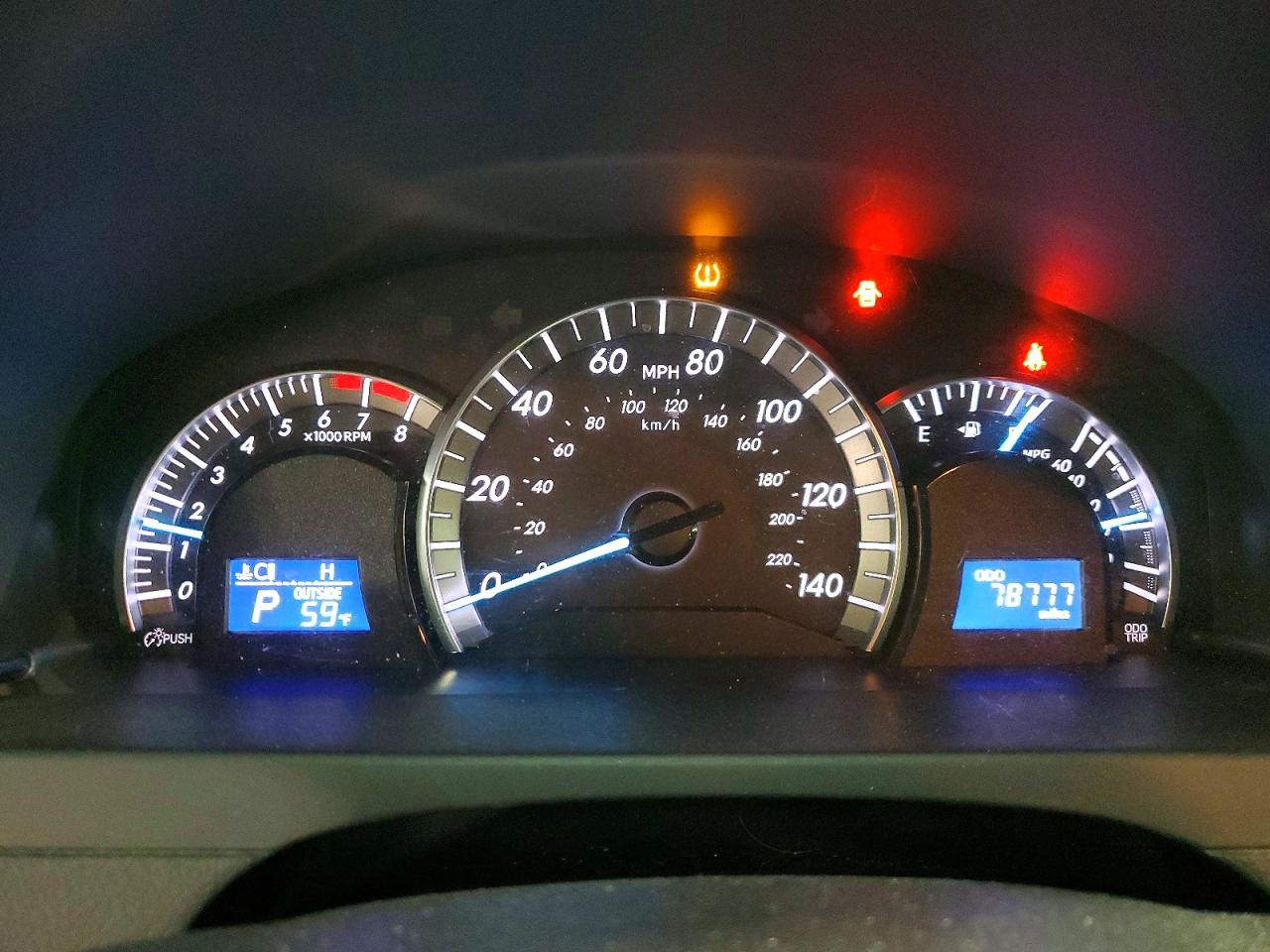 2013 TOYOTA CAMRY L photo 9