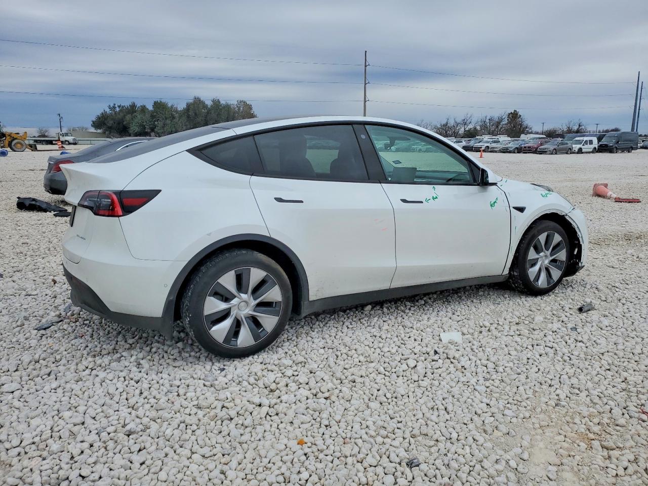 2021 TESLA MODEL Y photo 3