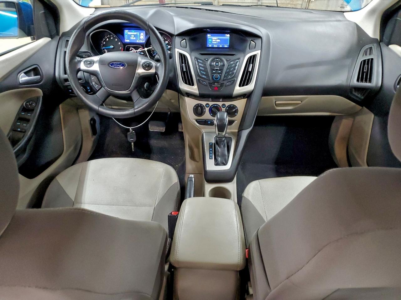 2014 FORD FOCUS SE photo 8