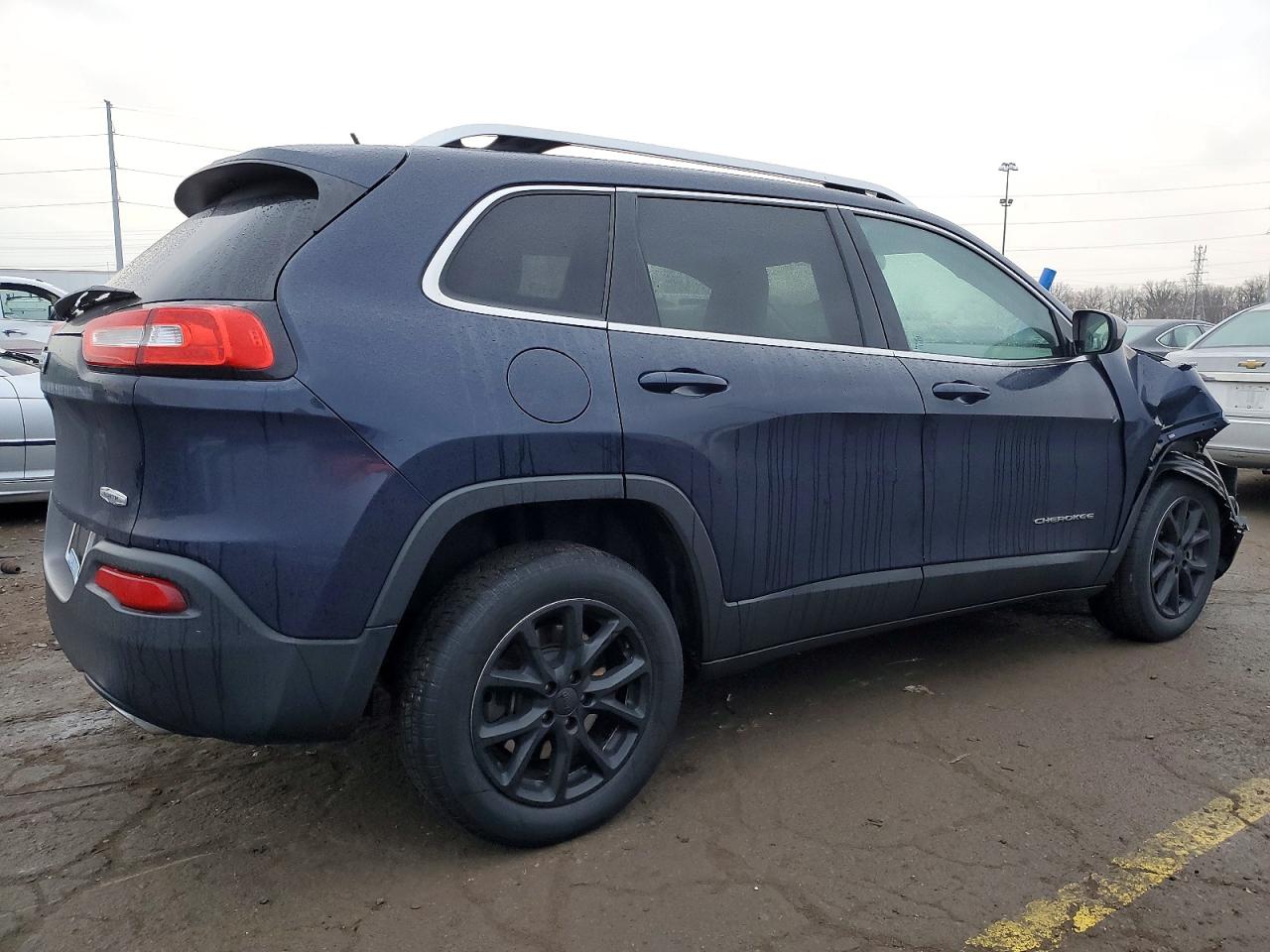 2015 JEEP CHEROKEE LATITUDE photo 3