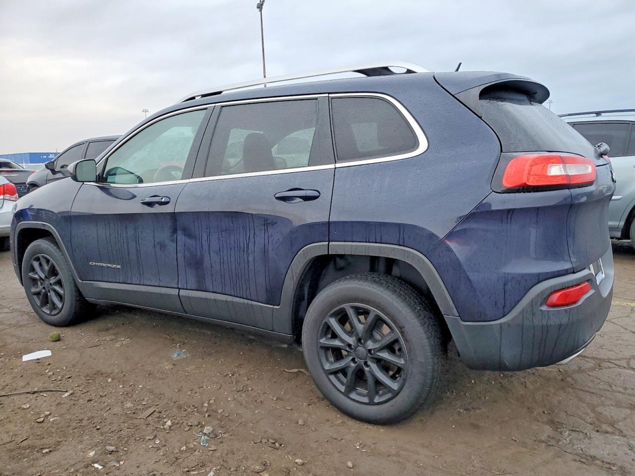 2015 JEEP CHEROKEE LATITUDE photo 2