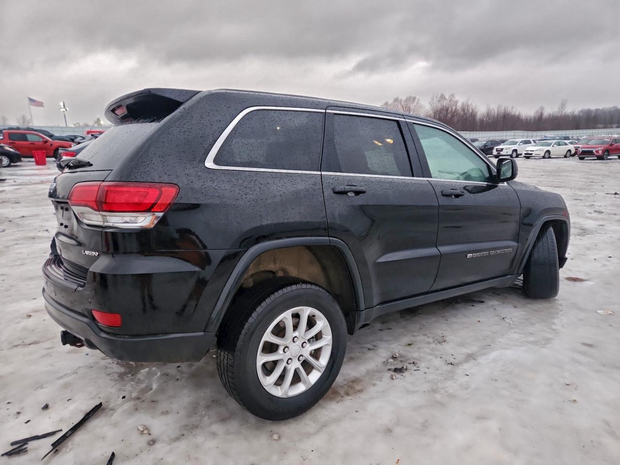 2022 JEEP GRAND CHEROKEE LAREDO E photo 3
