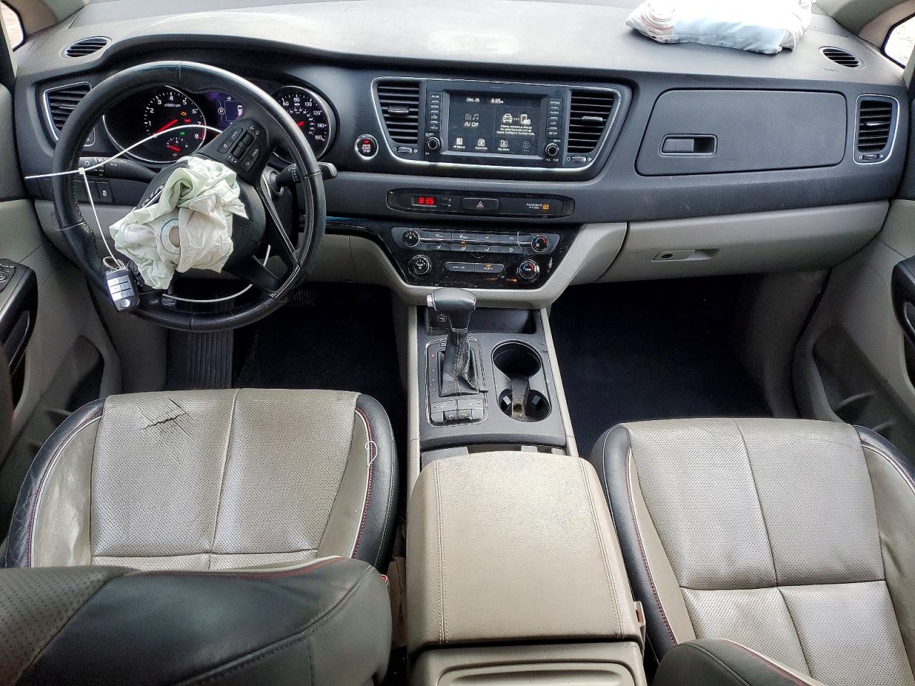 2017 KIA SEDONA LX photo 8