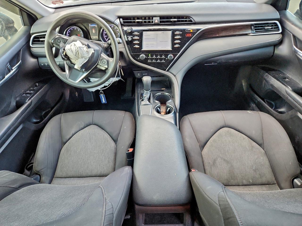 2018 TOYOTA CAMRY L photo 8