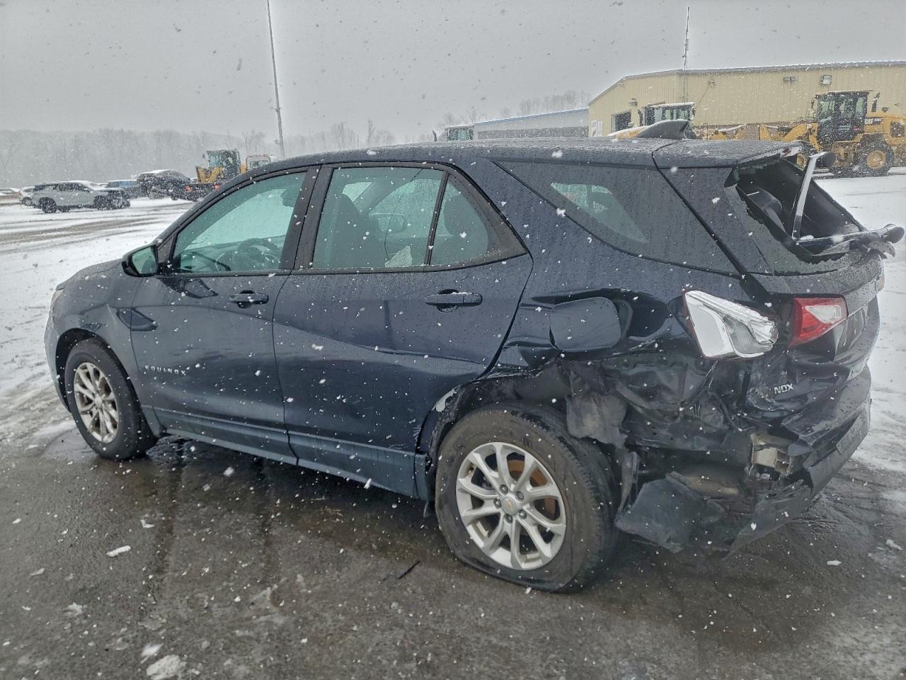 2020 CHEVROLET EQUINOX photo 2