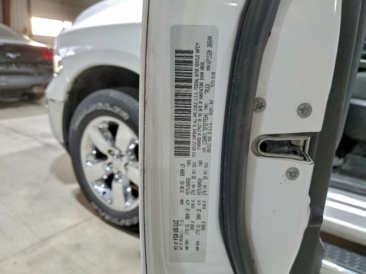2015 RAM 1500 SLT photo 12