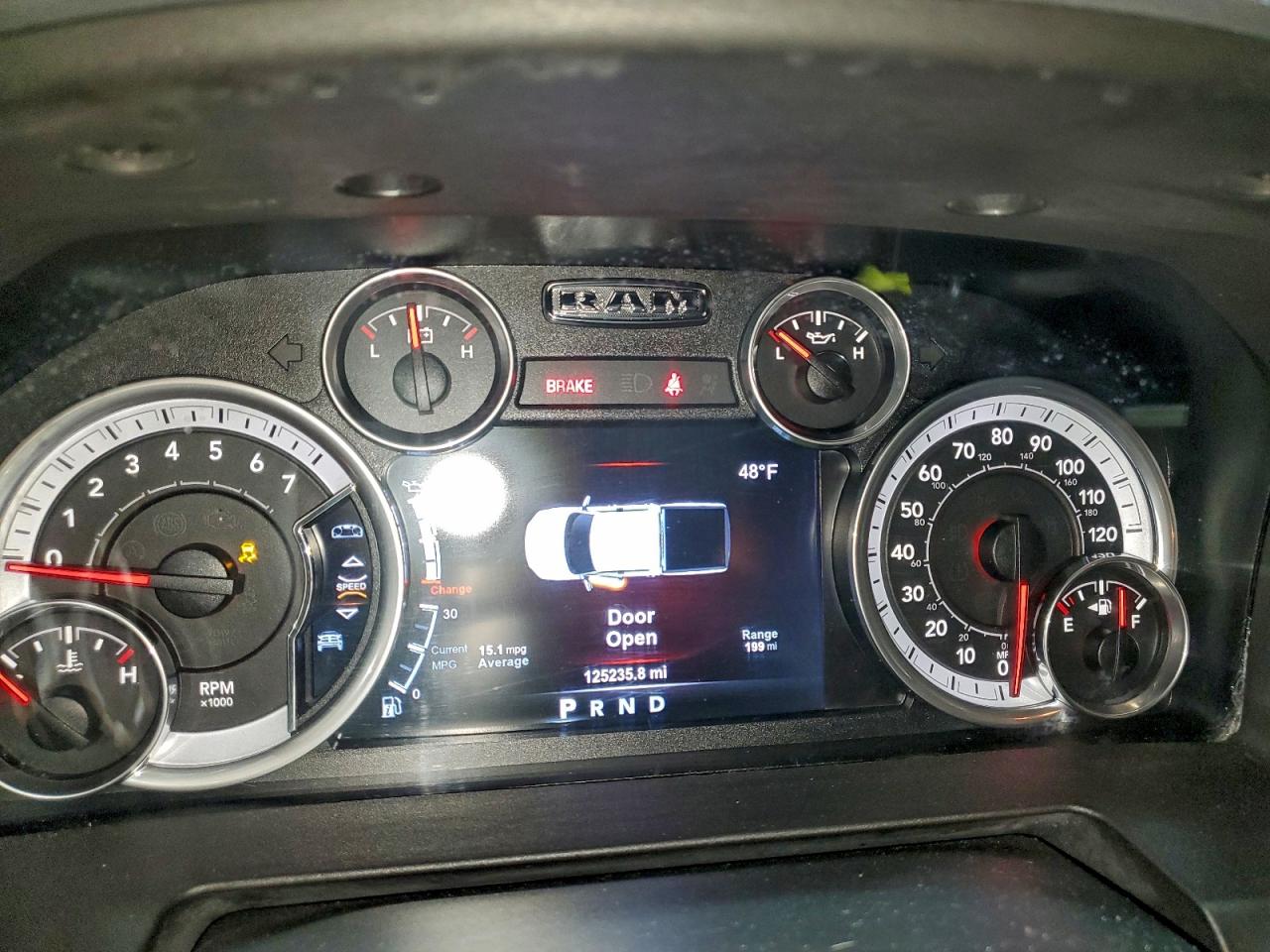 2015 RAM 1500 SLT photo 9