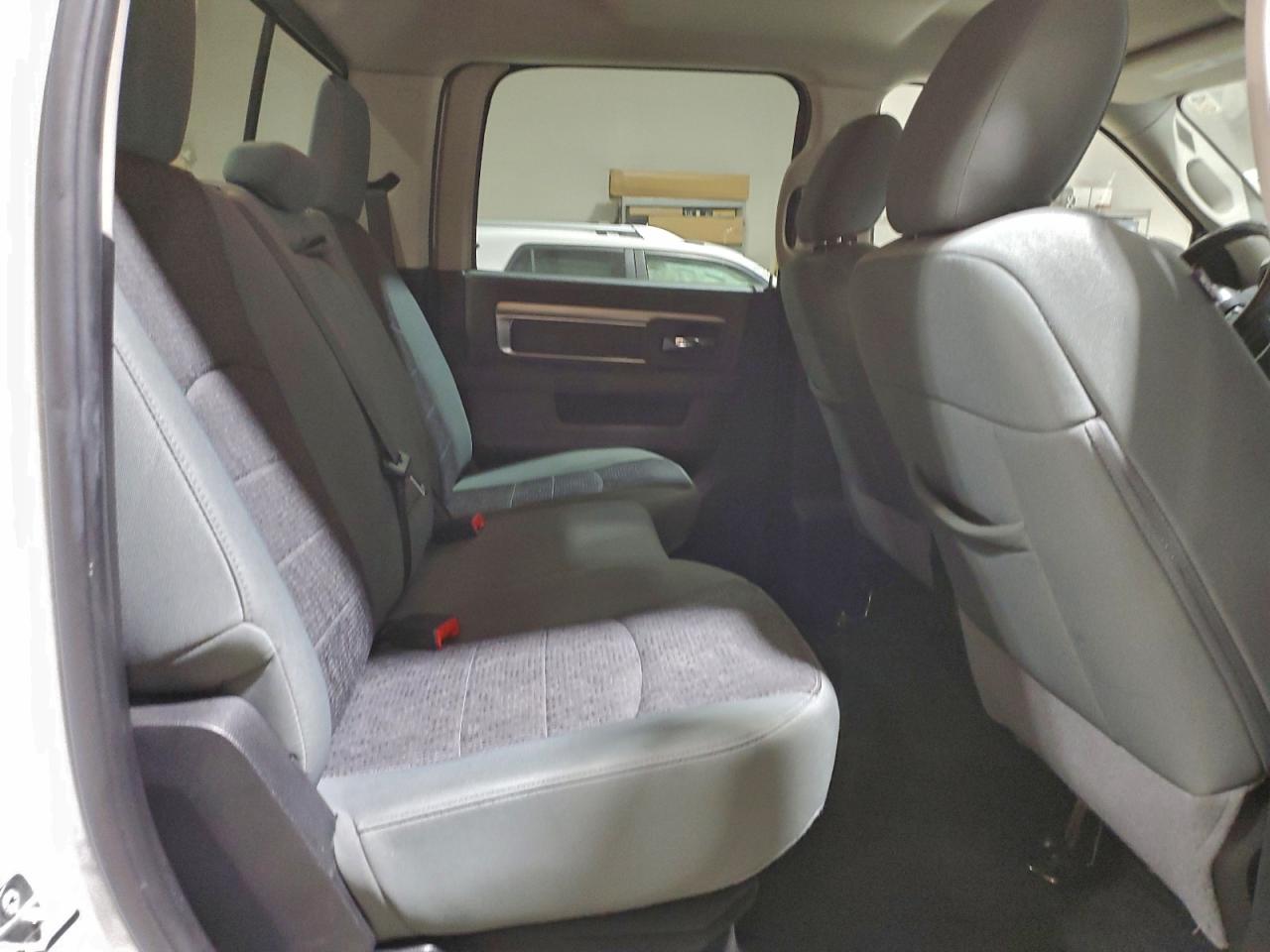 2015 RAM 1500 SLT photo 10
