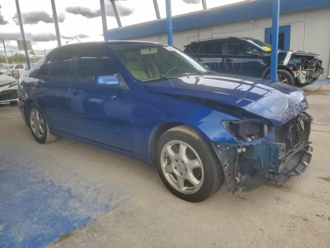 2001 LEXUS IS 300 photo 4