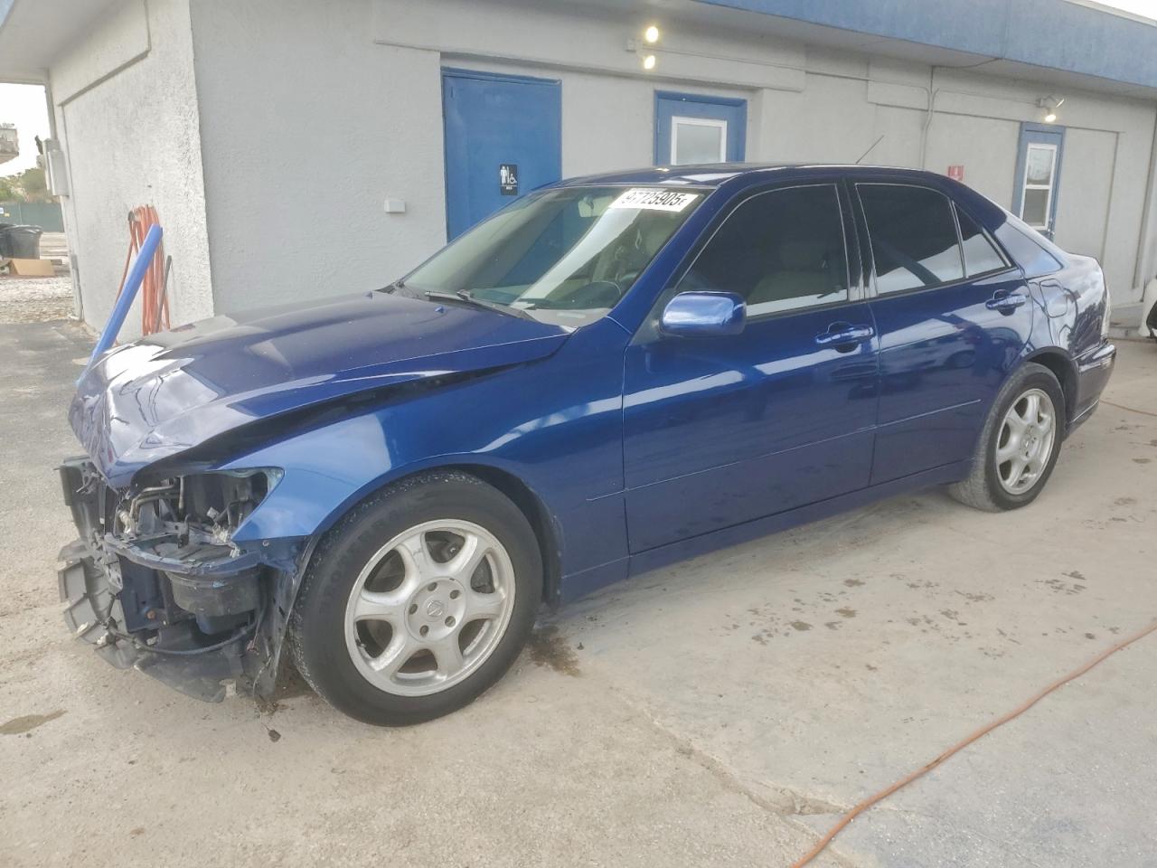 2001 LEXUS IS