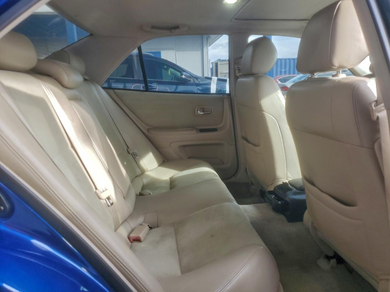 2001 LEXUS IS 300 photo 10
