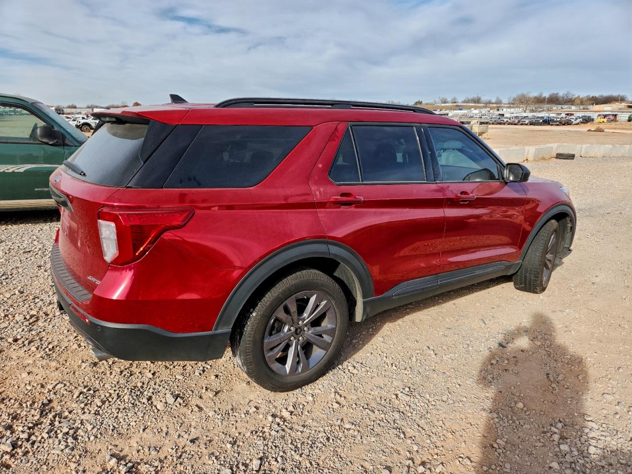 2021 FORD EXPLORER XLT photo 3