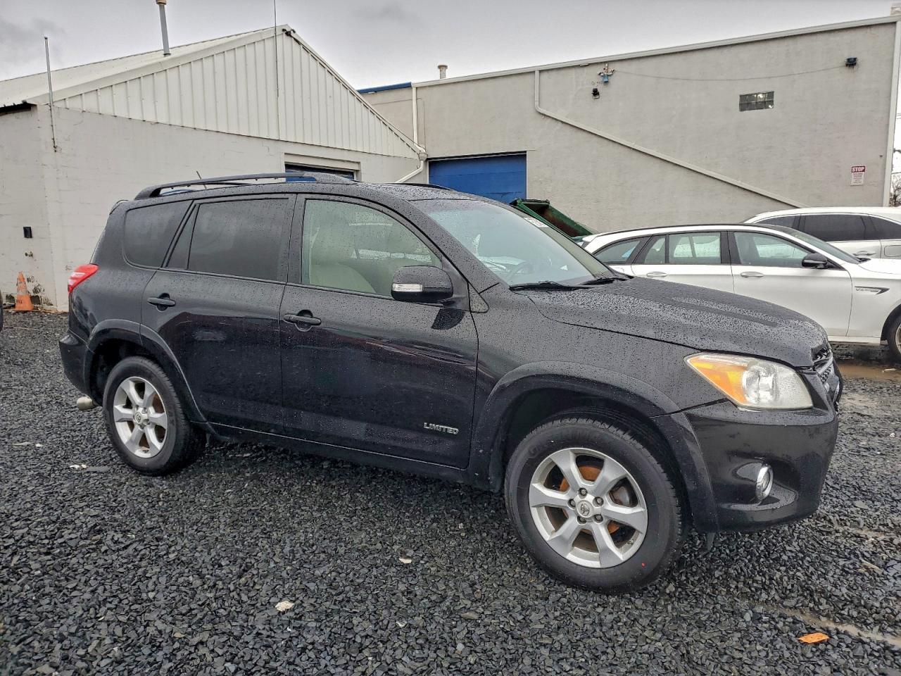 2011 TOYOTA RAV4 LIMITED photo 4