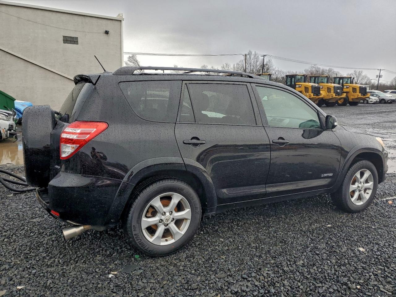2011 TOYOTA RAV4 LIMITED photo 3