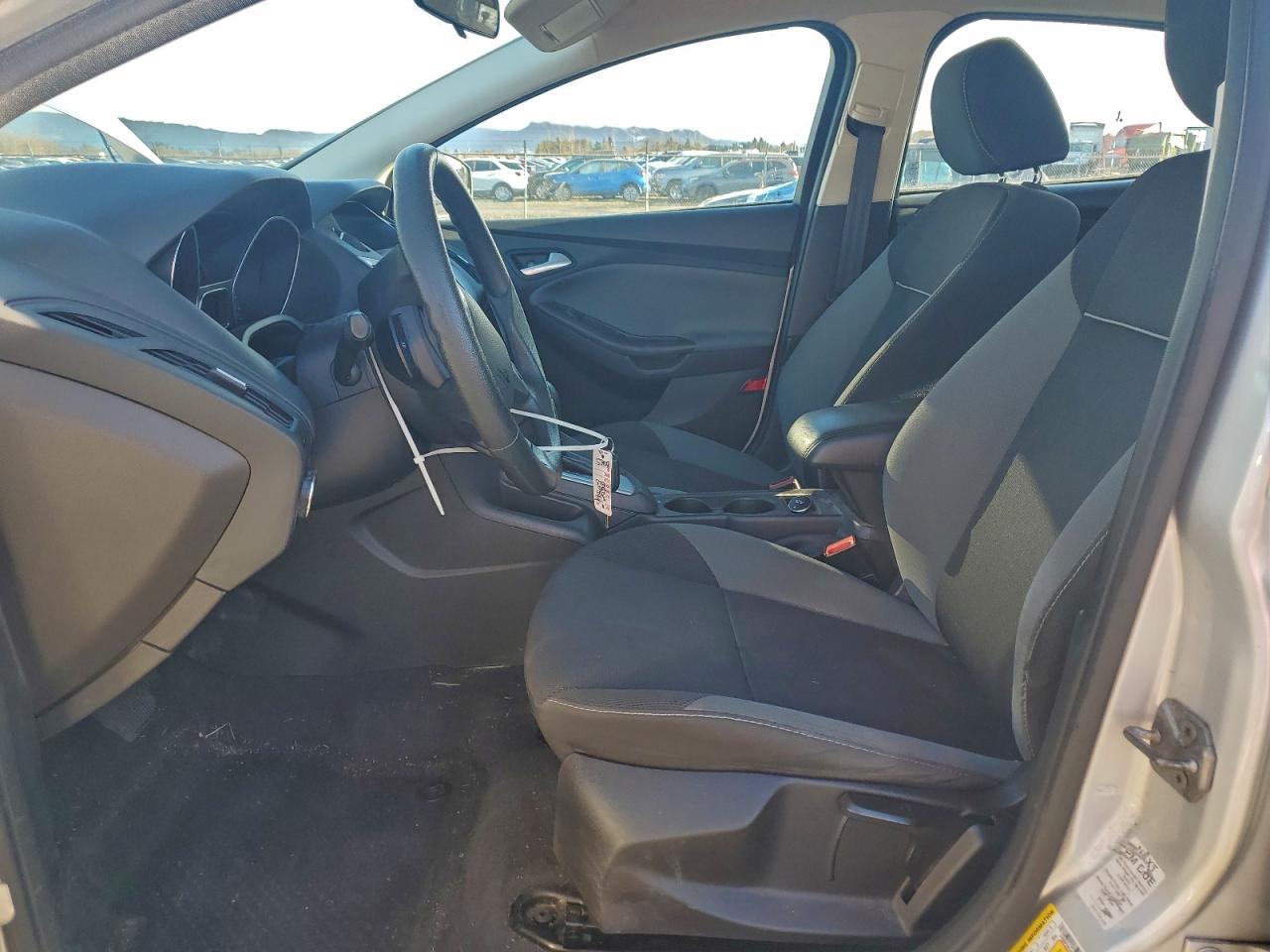 2014 FORD FOCUS SE photo 7