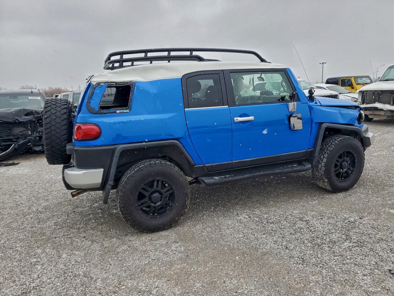 2007 TOYOTA FJ CRUISER photo 3