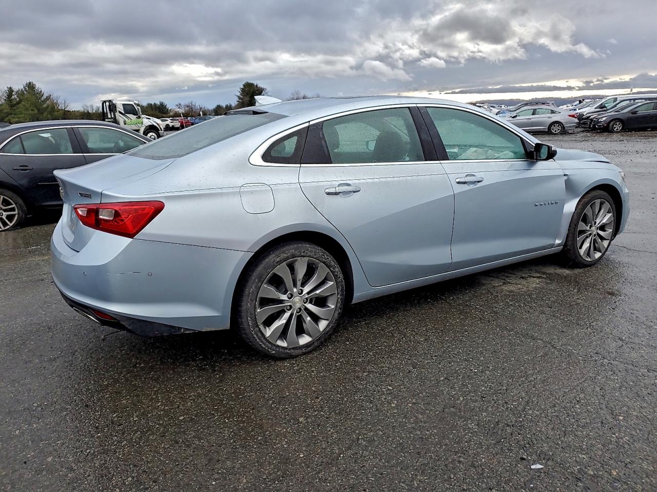 2017 CHEVROLET MALIBU PREMIER photo 3
