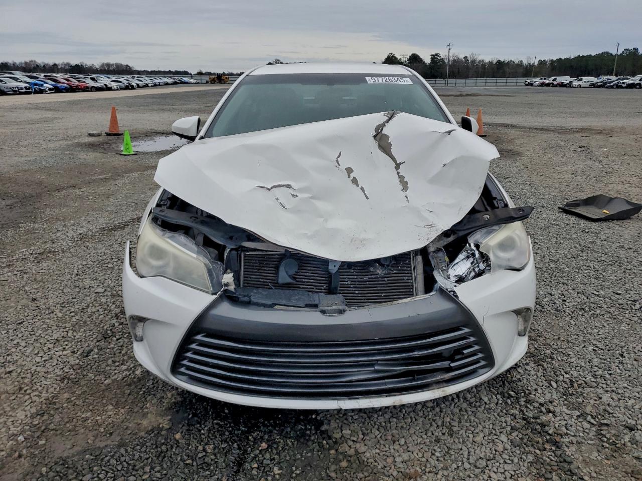 2017 TOYOTA CAMRY LE photo 5