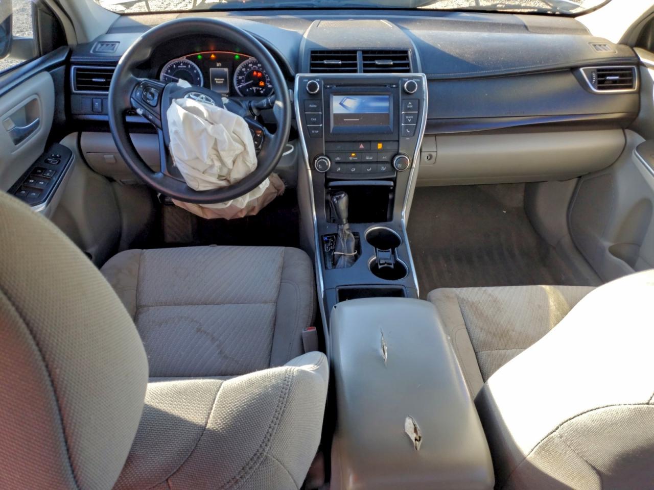 2017 TOYOTA CAMRY LE photo 8