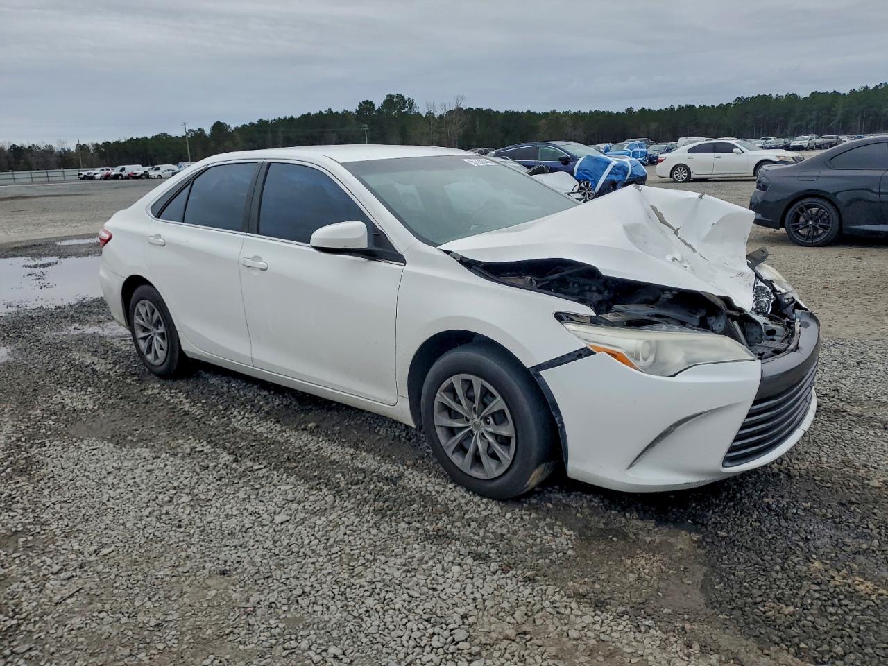 2017 TOYOTA CAMRY LE photo 4