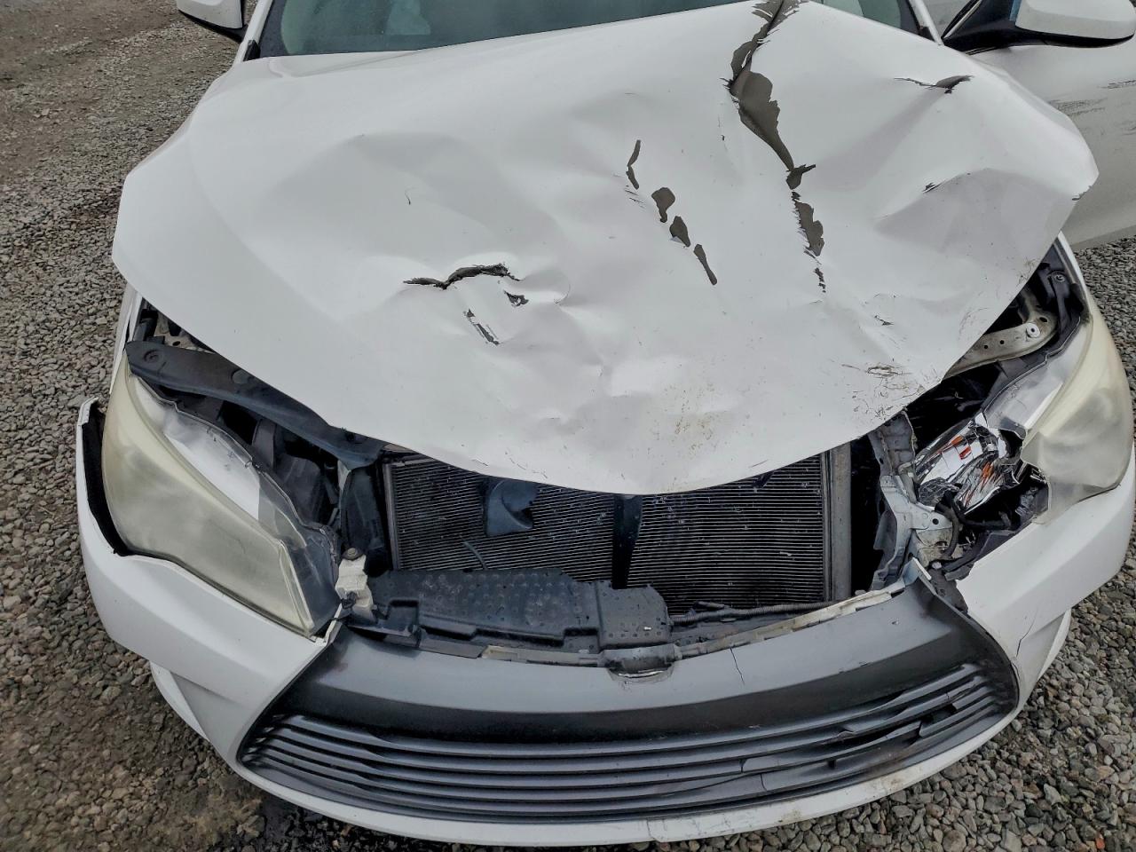 2017 TOYOTA CAMRY LE photo 11