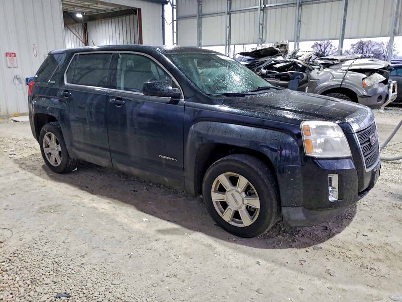 2011 GMC TERRAIN SLE photo 4