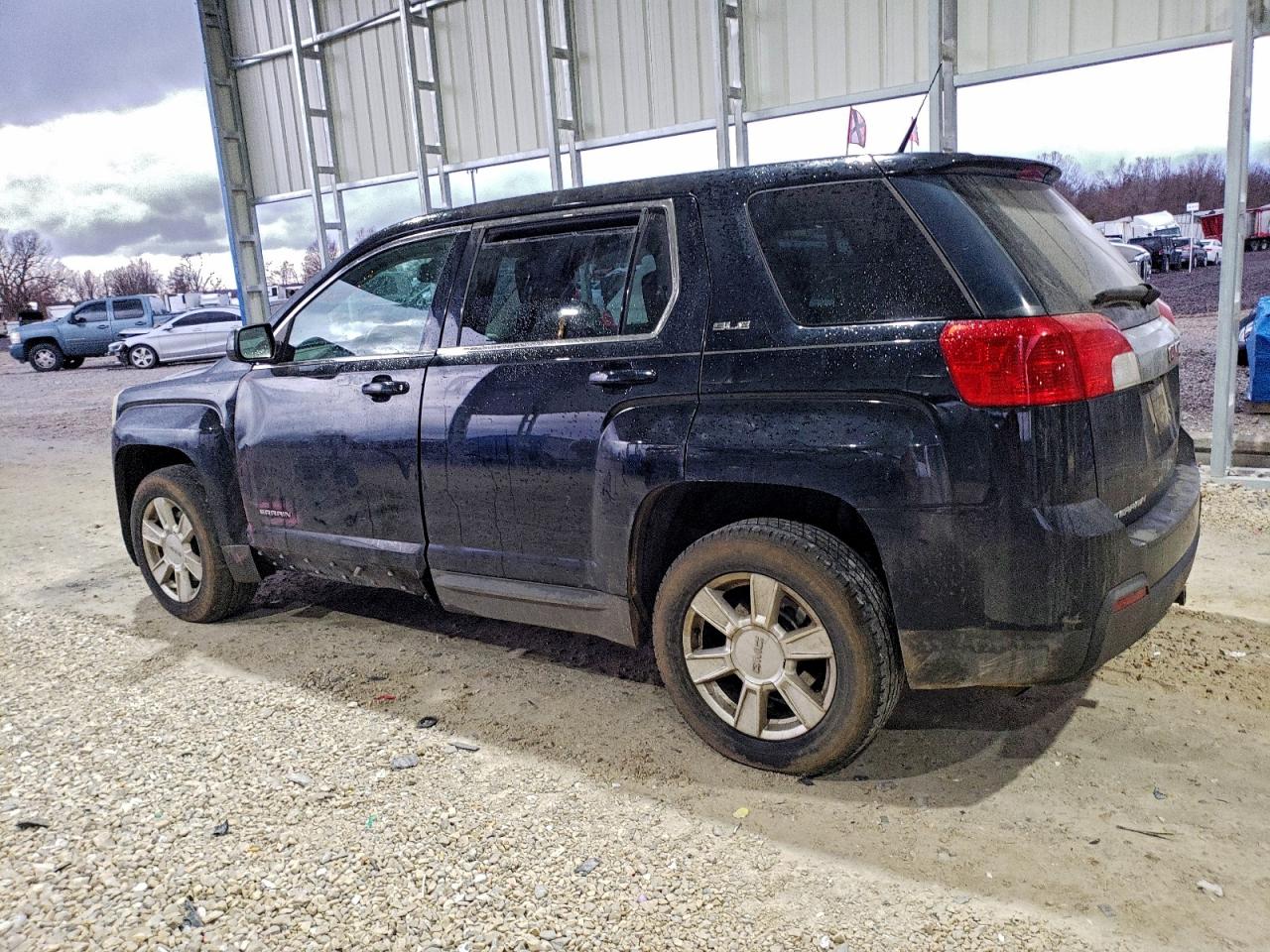 2011 GMC TERRAIN SLE photo 2