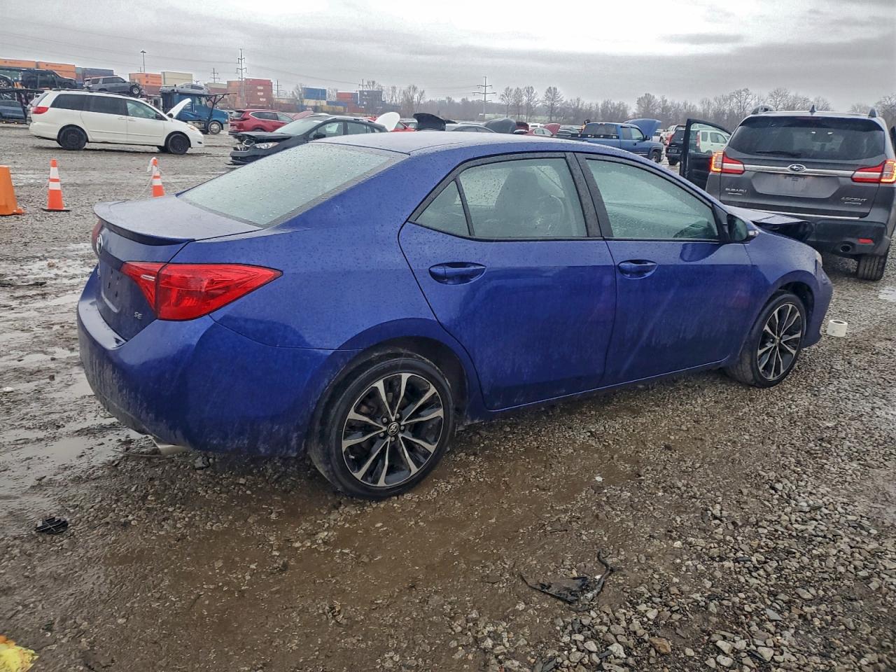 2018 TOYOTA COROLLA L photo 3