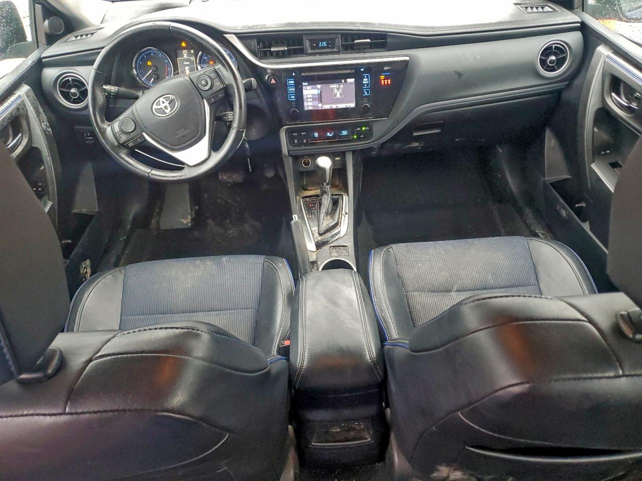 2018 TOYOTA COROLLA L photo 8