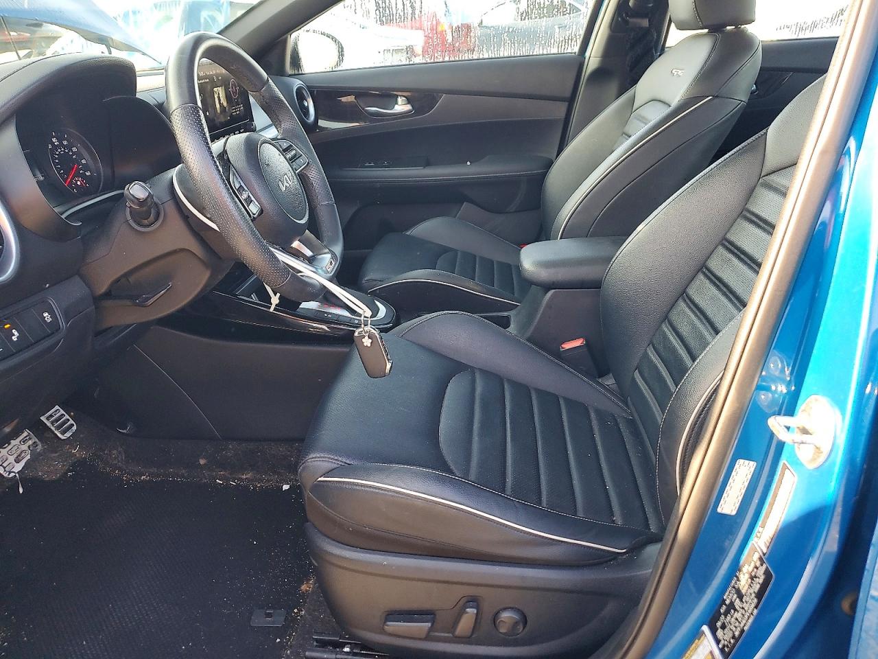 2023 KIA FORTE GT LINE photo 7
