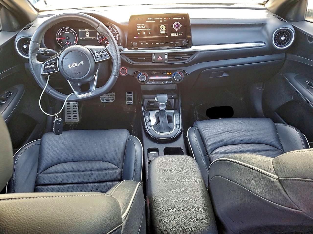 2023 KIA FORTE GT LINE photo 8