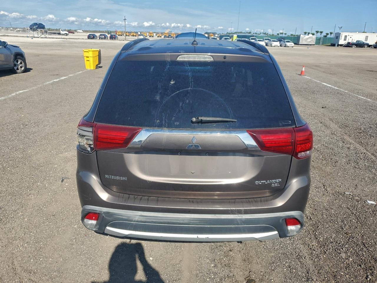 2016 MITSUBISHI OUTLANDER SE photo 6