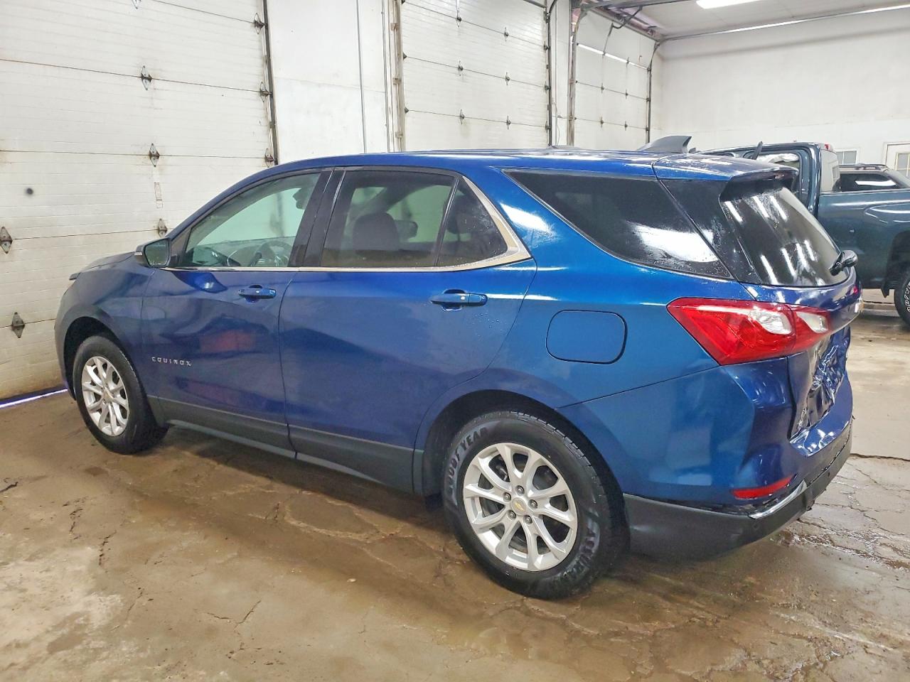 2019 CHEVROLET EQUINOX LT photo 2