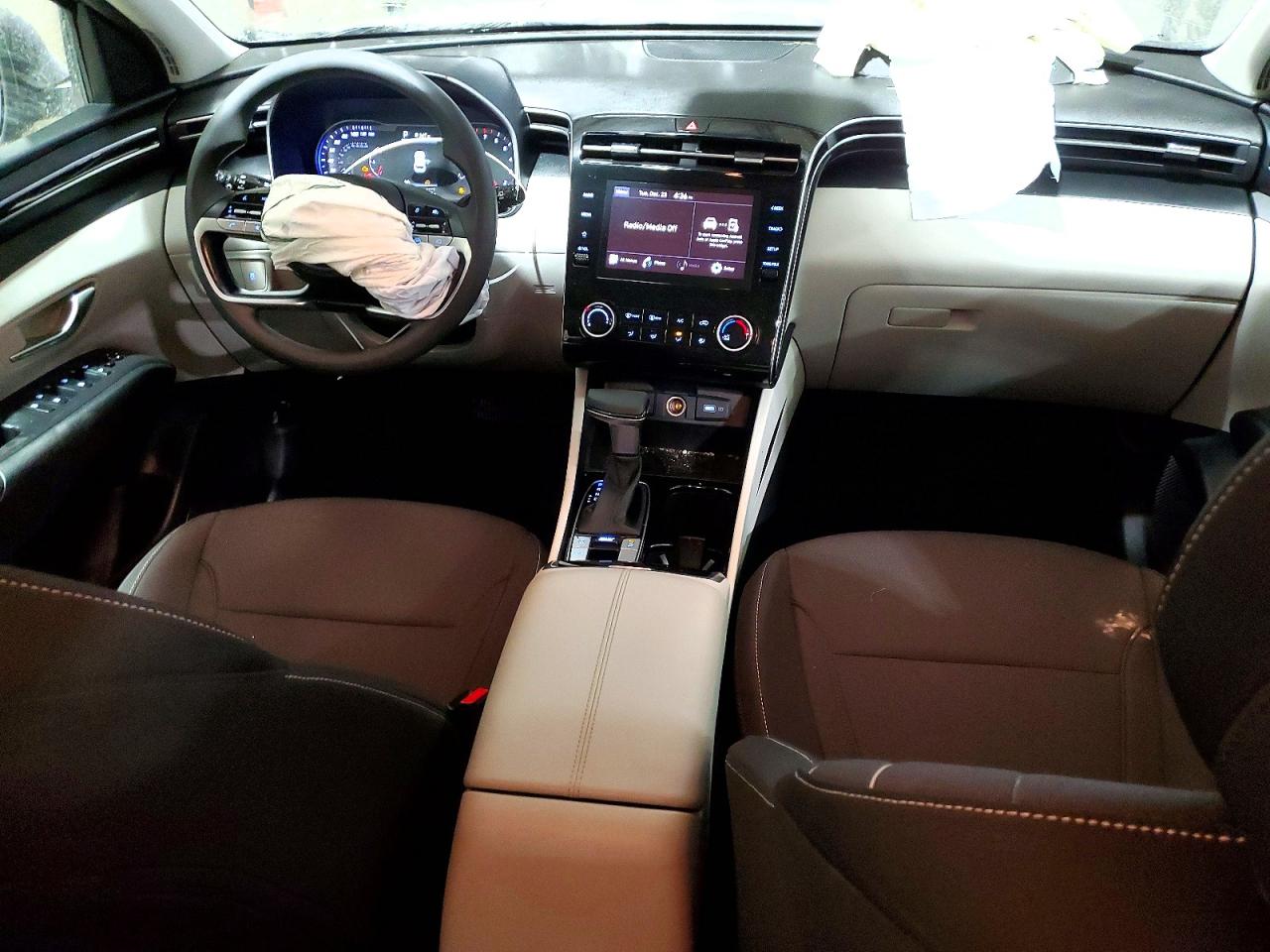 2022 HYUNDAI TUCSON SE photo 8