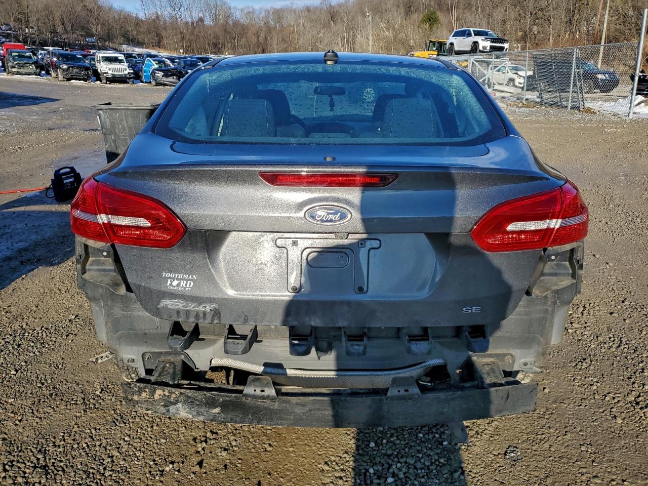 2017 FORD FOCUS SE photo 6
