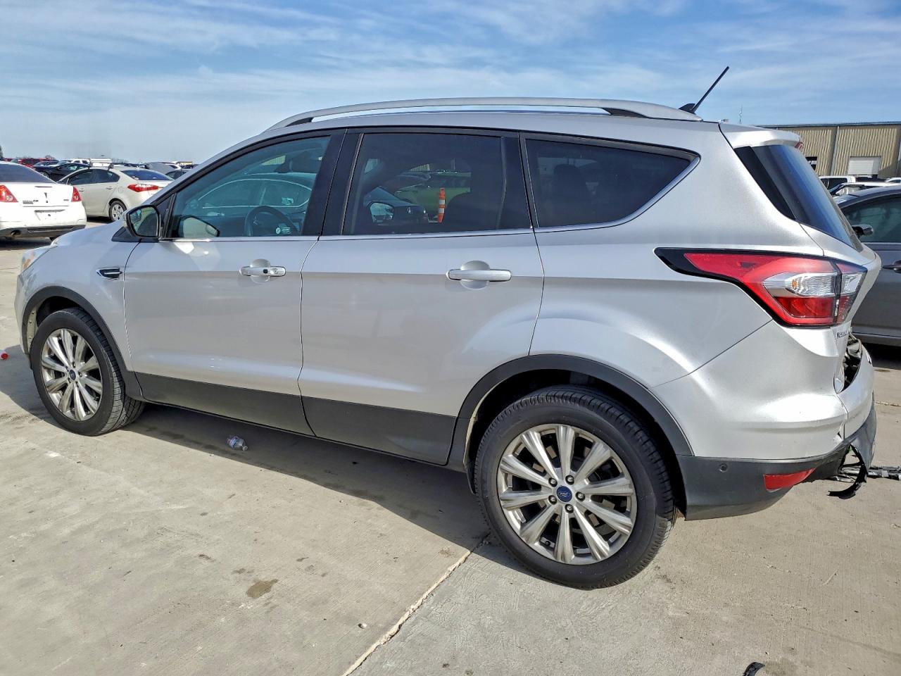 2018 FORD ESCAPE TITANIUM photo 2