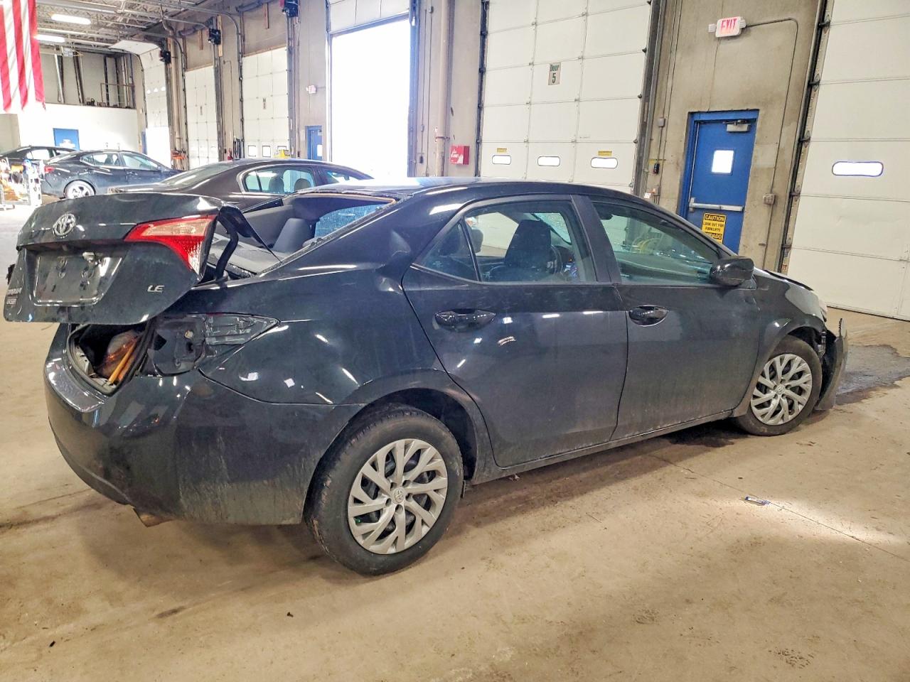 2019 TOYOTA COROLLA L photo 5