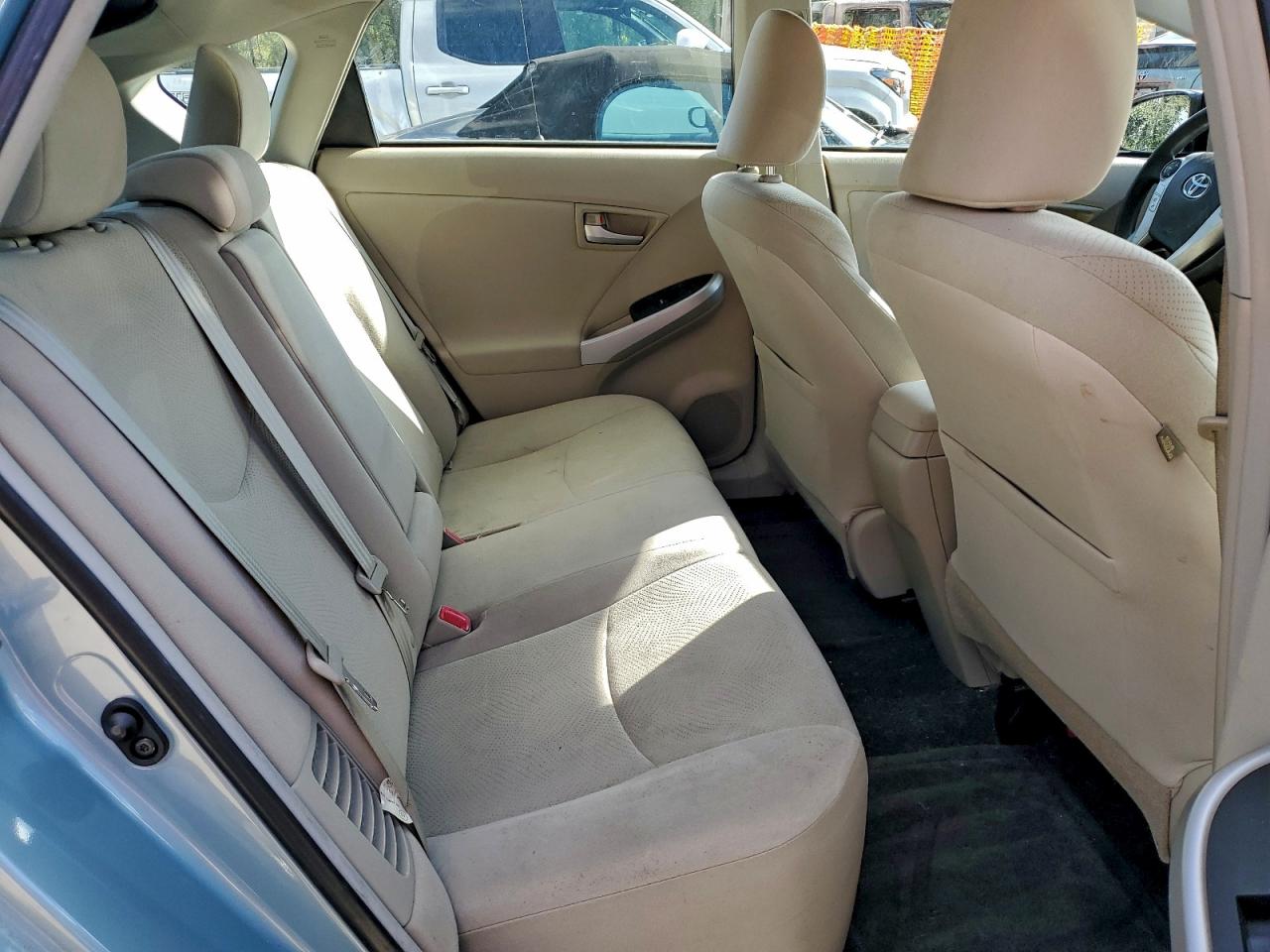2014 TOYOTA PRIUS photo 10